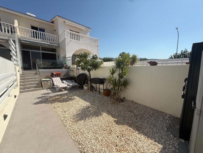 Image No.26-2 Bed Townhouse for sale