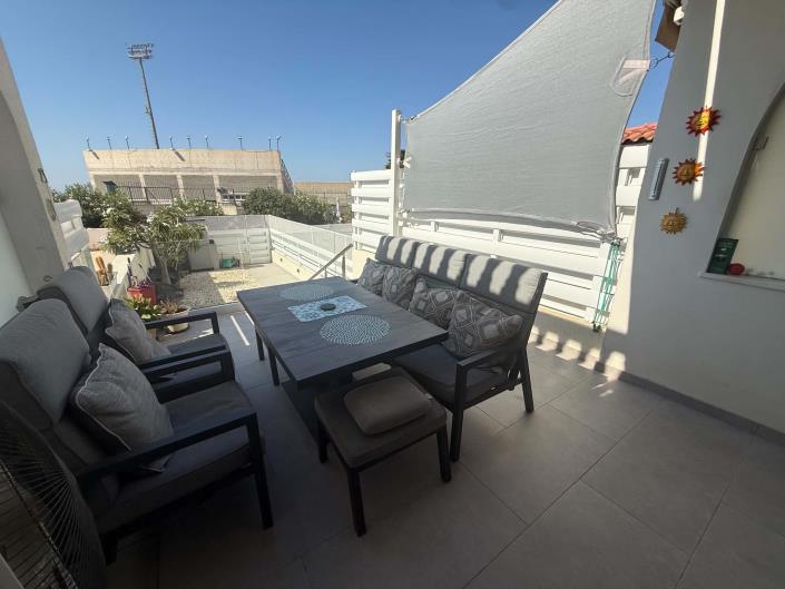 Image No.23-2 Bed Townhouse for sale