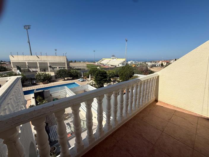Image No.17-2 Bed Townhouse for sale