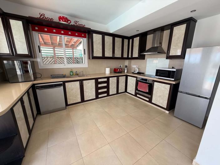 Image No.8-3 Bed Villa / Detached for sale