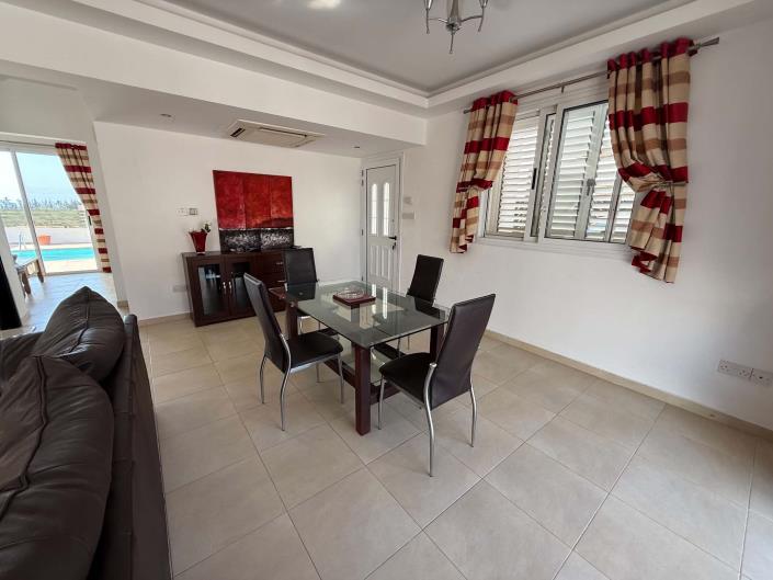 Image No.5-3 Bed Villa / Detached for sale