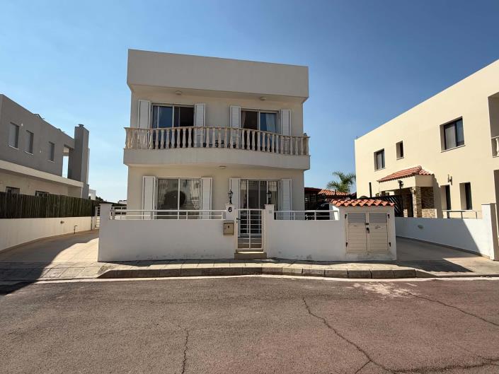 Image No.32-3 Bed Villa / Detached for sale