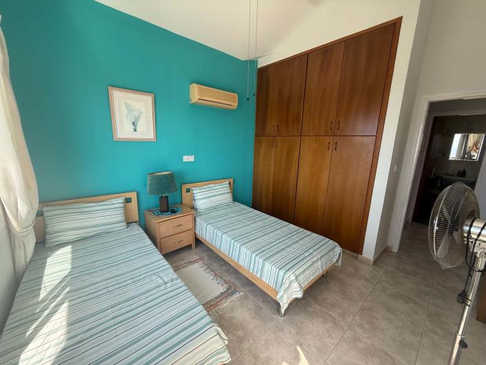 Image No.15-2 Bed Townhouse for sale