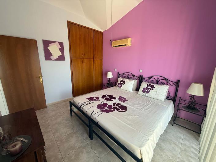 Image No.12-2 Bed Townhouse for sale