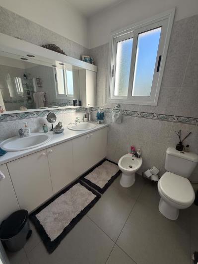 Image No.22-3 Bed Villa / Detached for sale