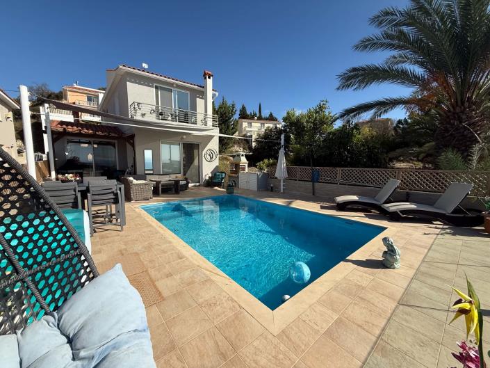Image No.29-3 Bed Villa / Detached for sale