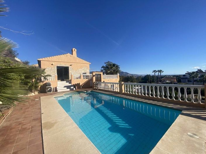 Image No.1-Villa de 6 chambres à vendre à Fuengirola