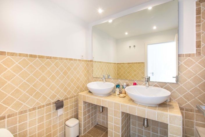 Image No.20-2 Bed Apartment for sale