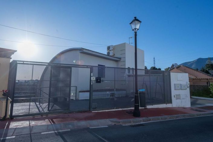 Image No.1-4 Bed Townhouse for sale