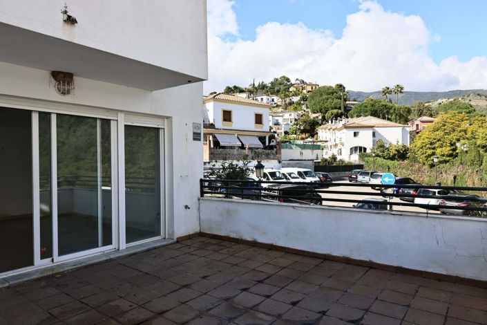 Image No.1-3 Bed Townhouse for sale