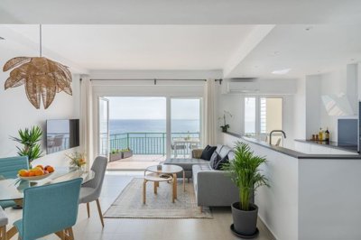 3982-638333-78d1f4f8b6655591b02d22fabb36a692d