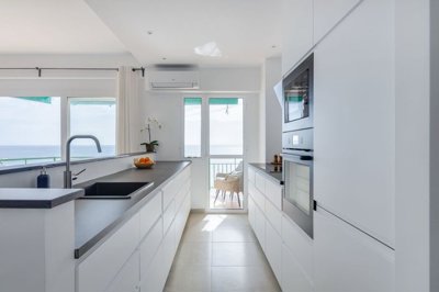 3982-638333-78d1f4f8b6655591b02d22fabb36a692d