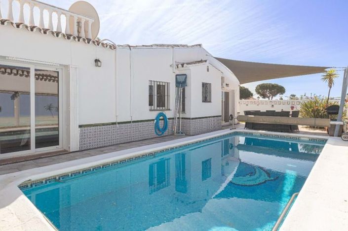Image No.1-3 Bed Villa for sale
