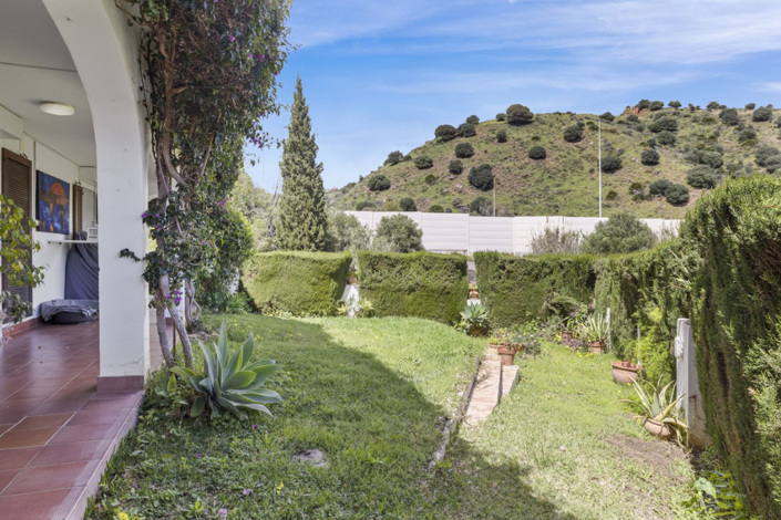 Image No.12-2 Bed Townhouse for sale