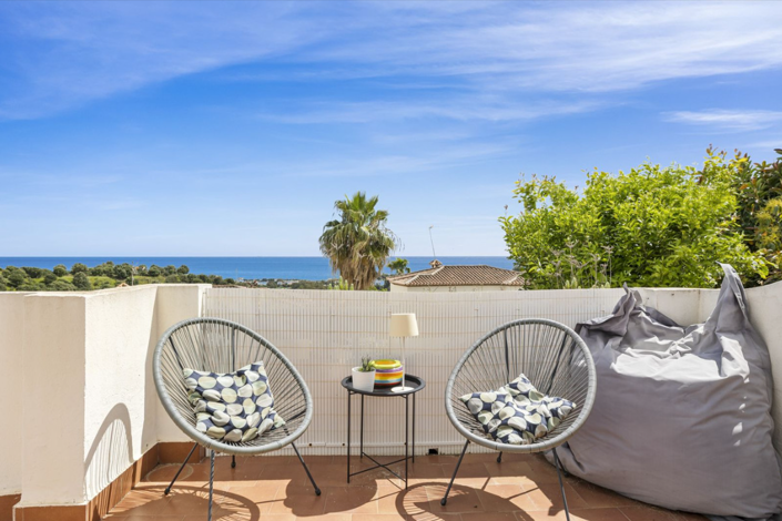 Image No.20-2 Bed Townhouse for sale