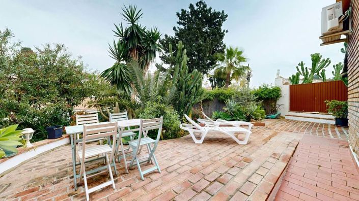 Image No.1-3 Bed Villa for sale
