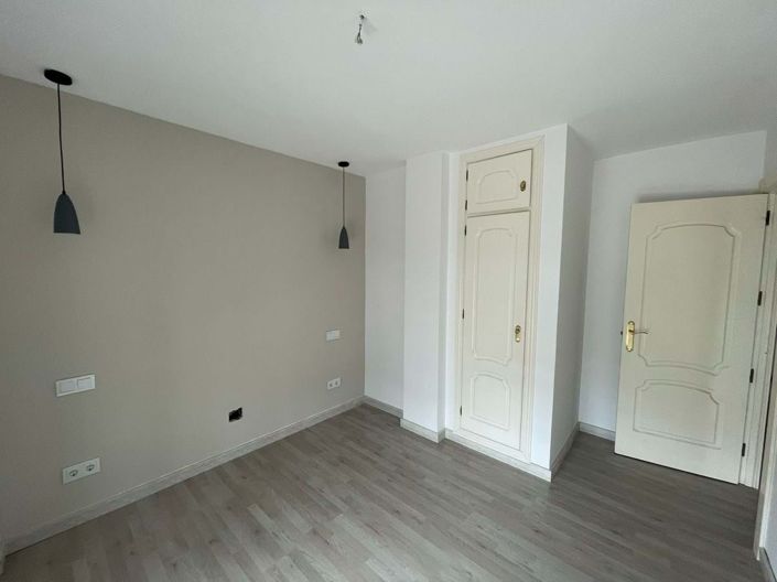 Image No.10-3 Bed Apartment for sale