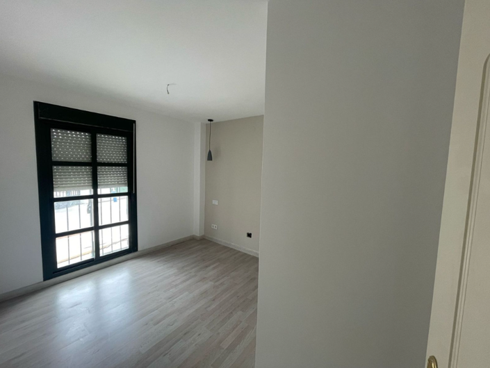 Image No.12-3 Bed Apartment for sale