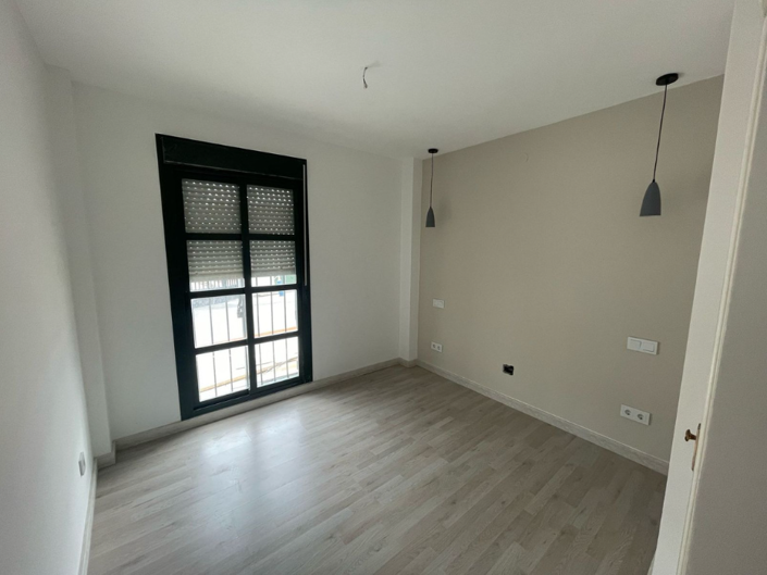 Image No.13-3 Bed Apartment for sale