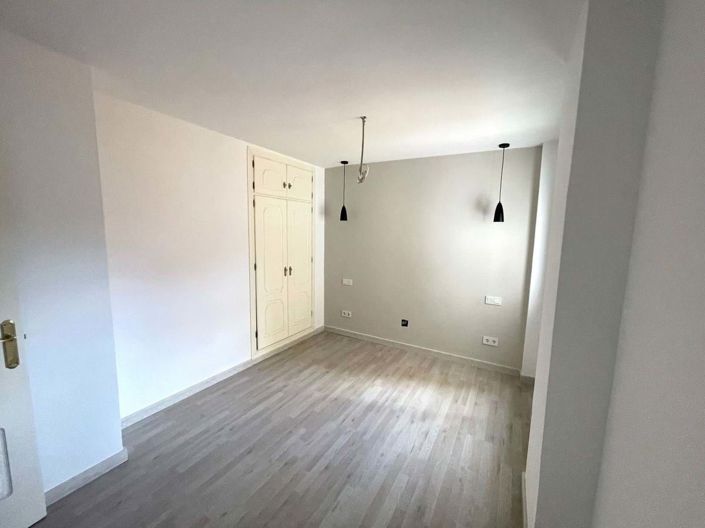 Image No.9-3 Bed Apartment for sale