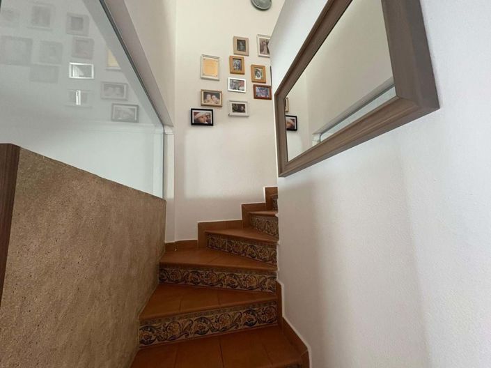 Image No.12-3 Bed Townhouse for sale