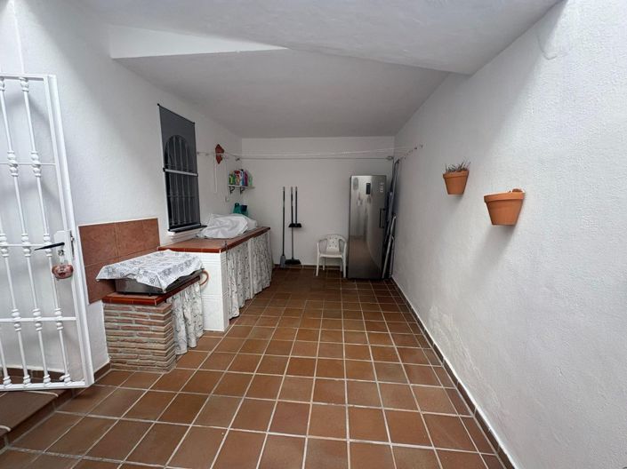 Image No.9-3 Bed Townhouse for sale