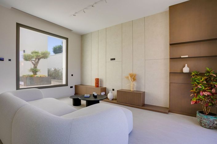 Image No.2-Villa de 4 chambres à vendre à Estepona