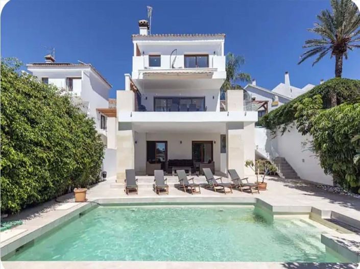 Image No.1-3 Bed Villa for sale
