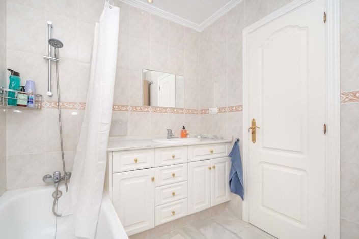 Image No.10-2 Bed Apartment for sale