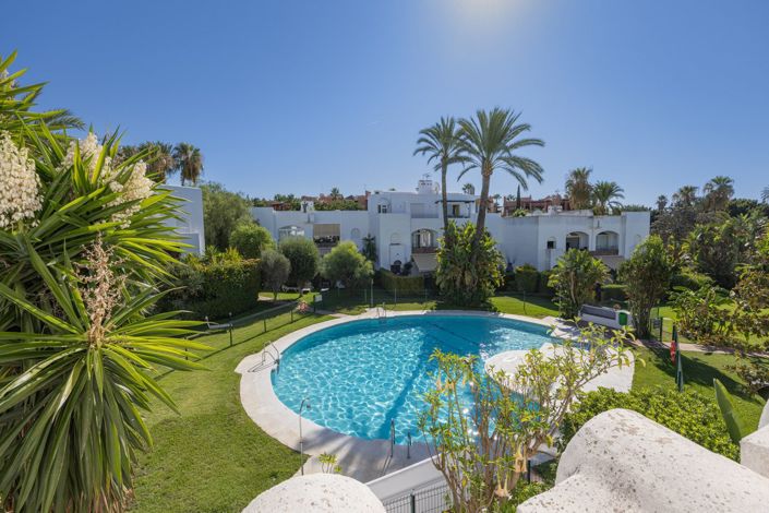 Image No.1-Maison de ville de 3 chambres à vendre à Estepona