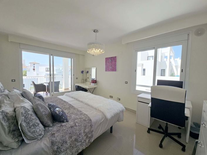 Image No.10-Appartement de 2 chambres à vendre à Estepona