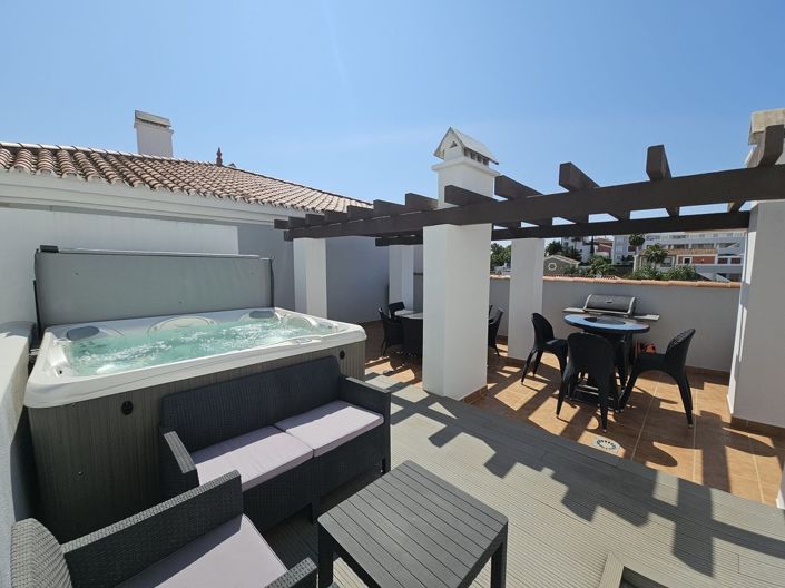 Image No.2-Appartement de 2 chambres à vendre à Estepona