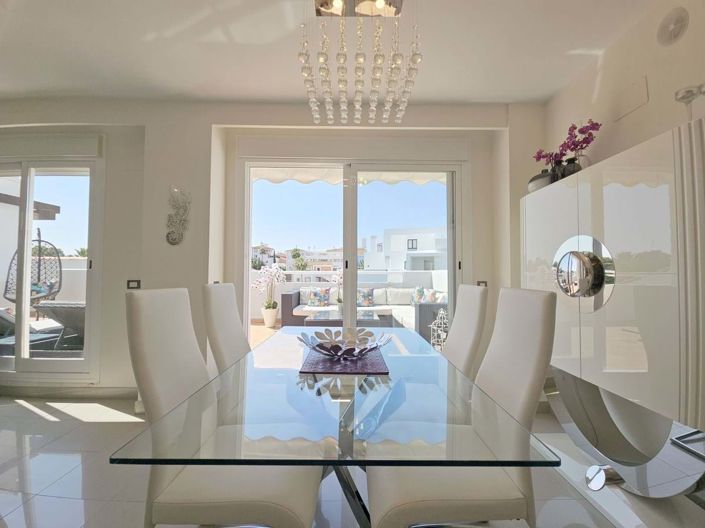 Image No.5-Appartement de 2 chambres à vendre à Estepona