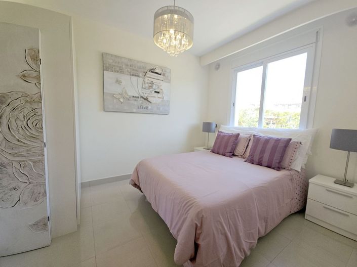 Image No.7-Appartement de 2 chambres à vendre à Estepona