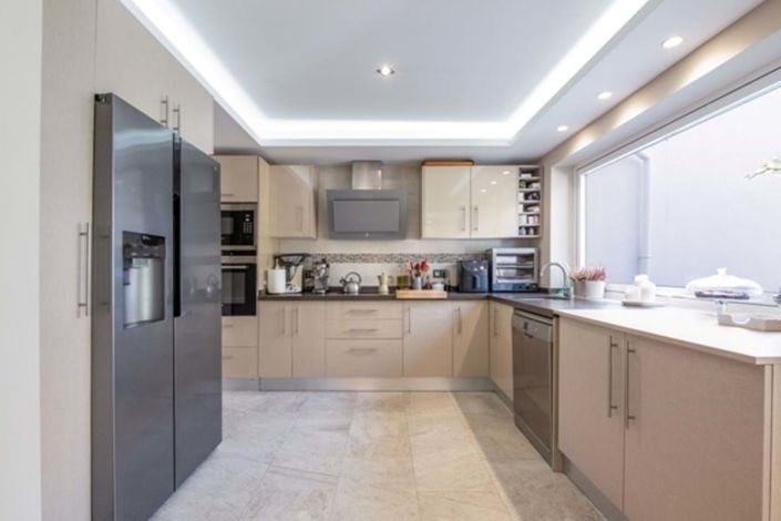 Image No.11-4 Bed Townhouse for sale