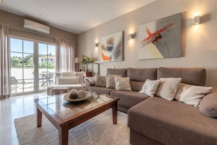 Image No.15-4 Bed Townhouse for sale