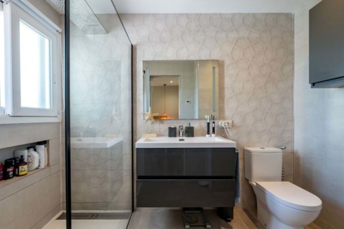 Image No.25-4 Bed Townhouse for sale