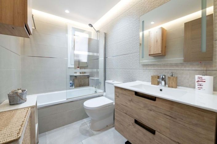 Image No.27-4 Bed Townhouse for sale