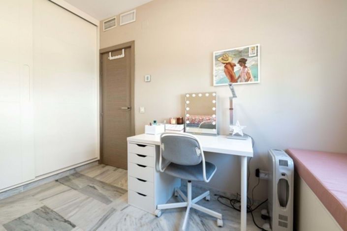 Image No.29-4 Bed Townhouse for sale