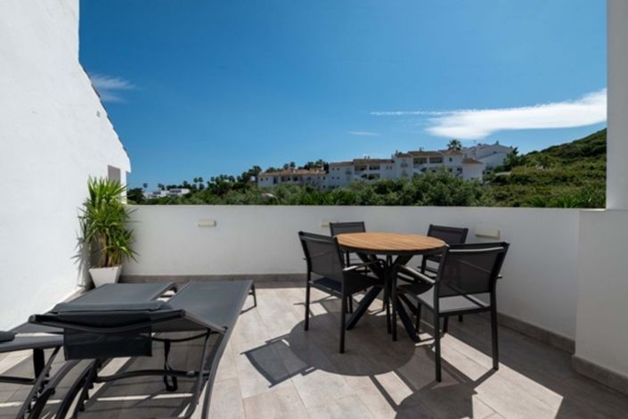 Image No.4-4 Bed Townhouse for sale