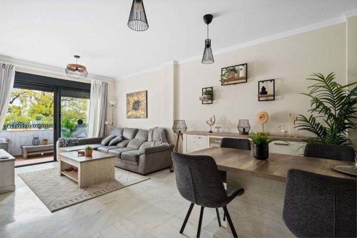 Image No.1-4 Bed Townhouse for sale