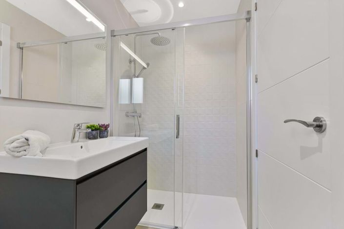 Image No.10-3 Bed Apartment for sale