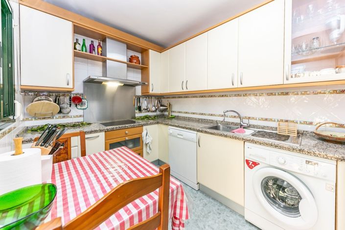 Image No.11-3 Bed Townhouse for sale