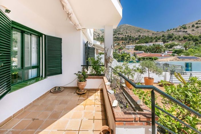 Image No.30-3 Bed Townhouse for sale