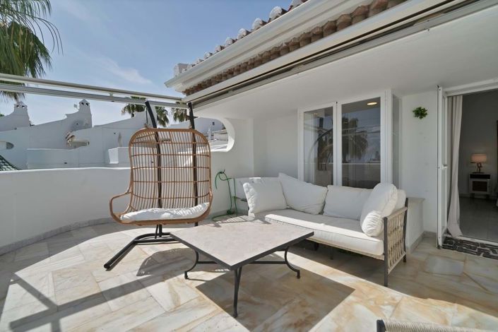 Image No.2-Maison de ville de 4 chambres à vendre à Golden Mile