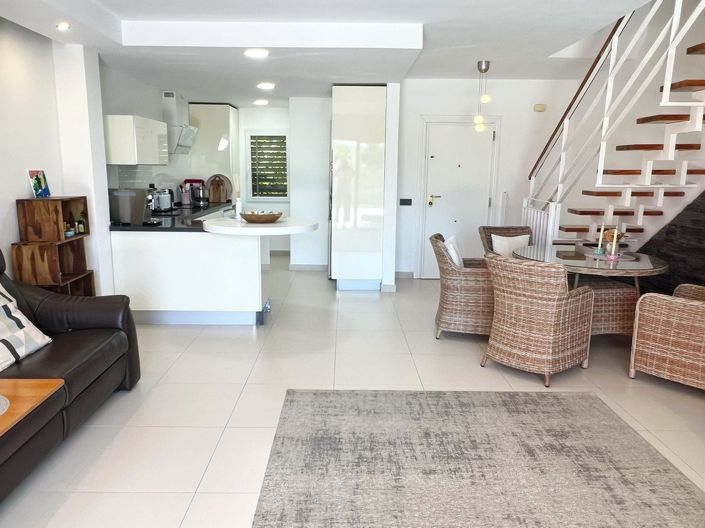 Image No.10-3 Bed Townhouse for sale