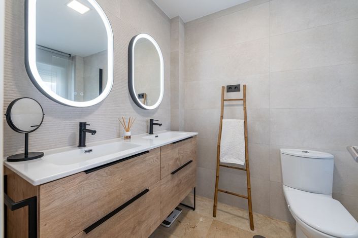 Image No.17-3 Bed Townhouse for sale