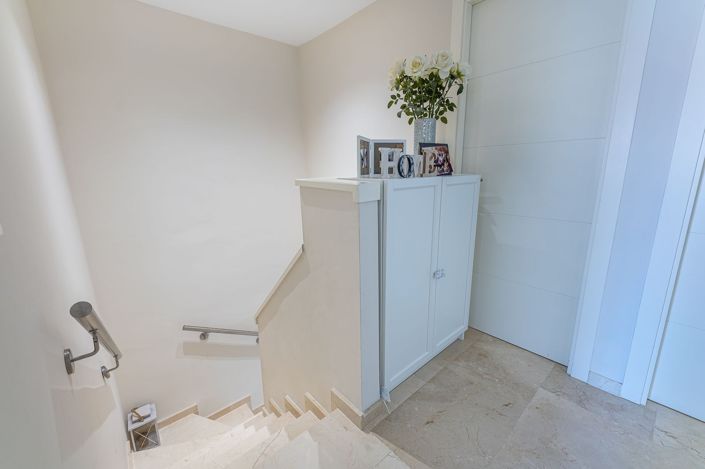 Image No.21-3 Bed Townhouse for sale