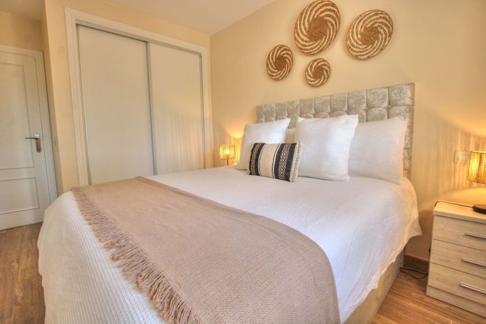 Image No.14-2 Bed Apartment for sale