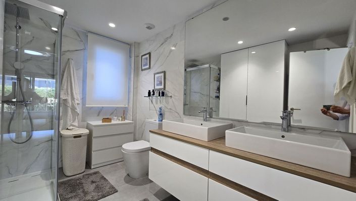 Image No.21-3 Bed Apartment for sale